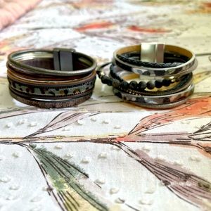 Magnetic closure bracelets